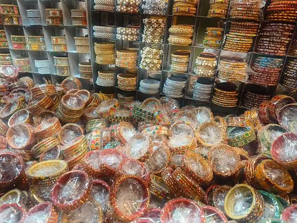 Lac Bangles Image